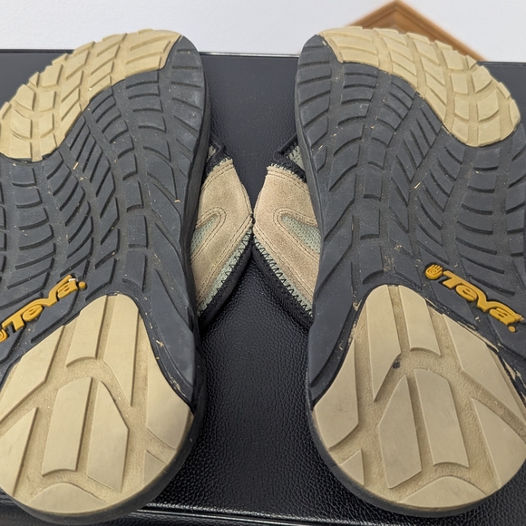 Teva Tan‎ Suede Leather Sandals - Picture 6 of 6